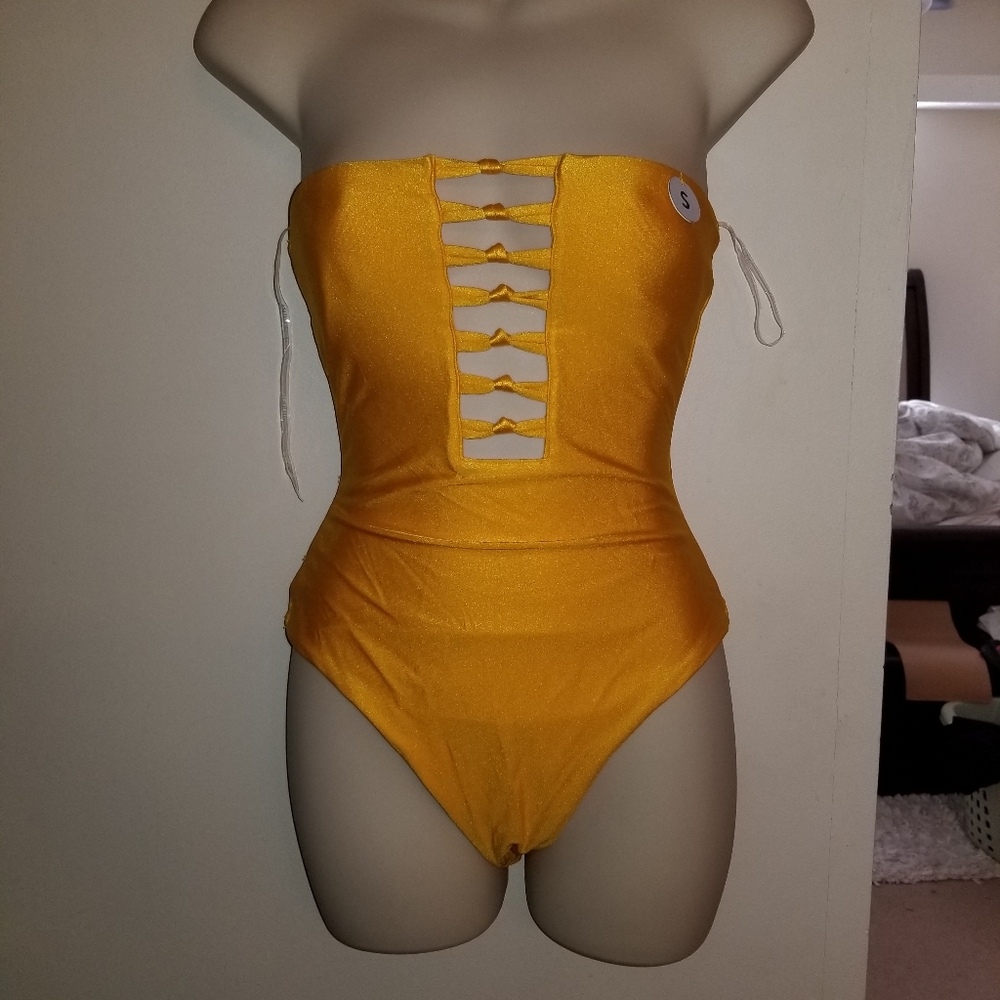 Yellow strapless swimsuit